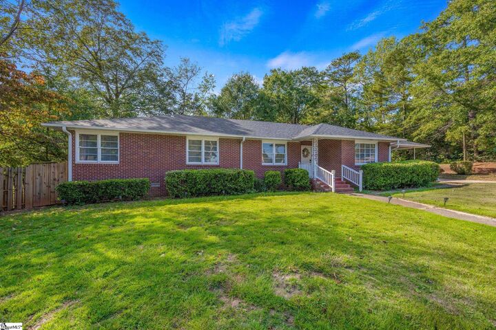 Property Photo:  200 Pine Street  SC 29678 