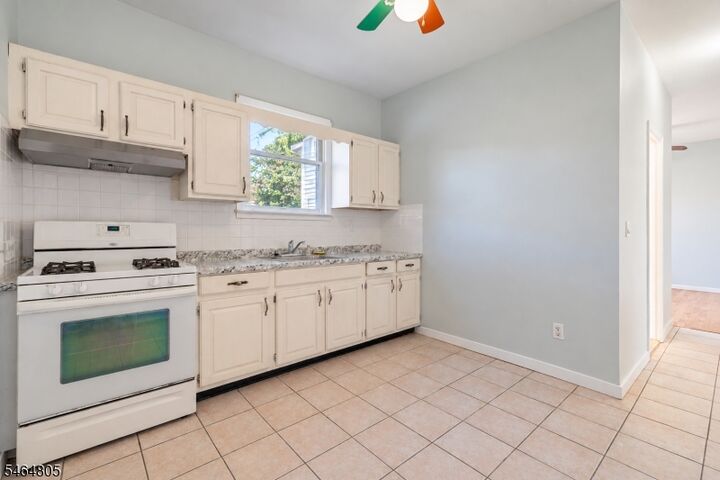 Property Photo:  2174 Elizabeth Ave 1  NJ 07065 
