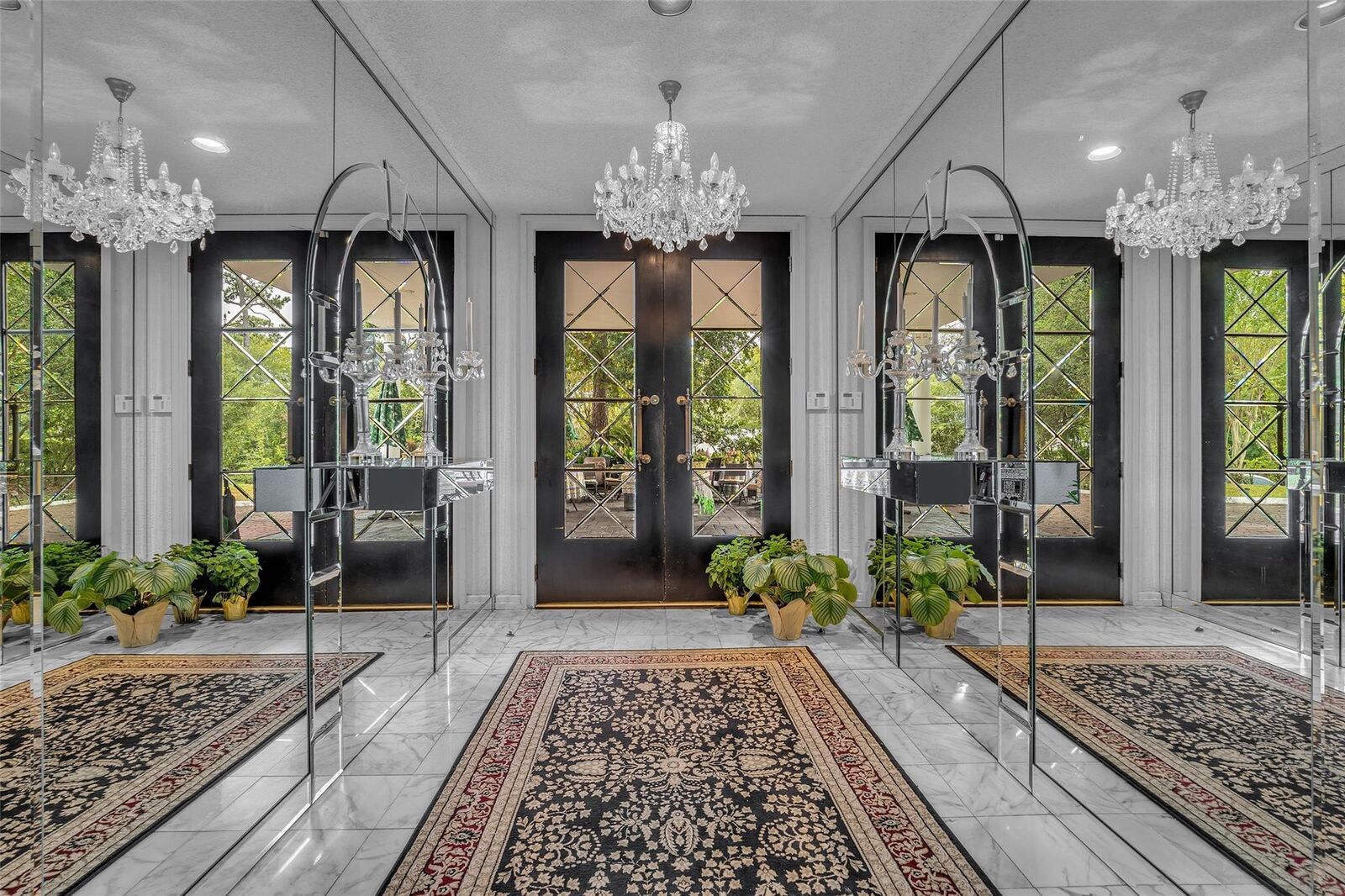 Property Photo:  6 Farnham Park Drive  TX 77024 