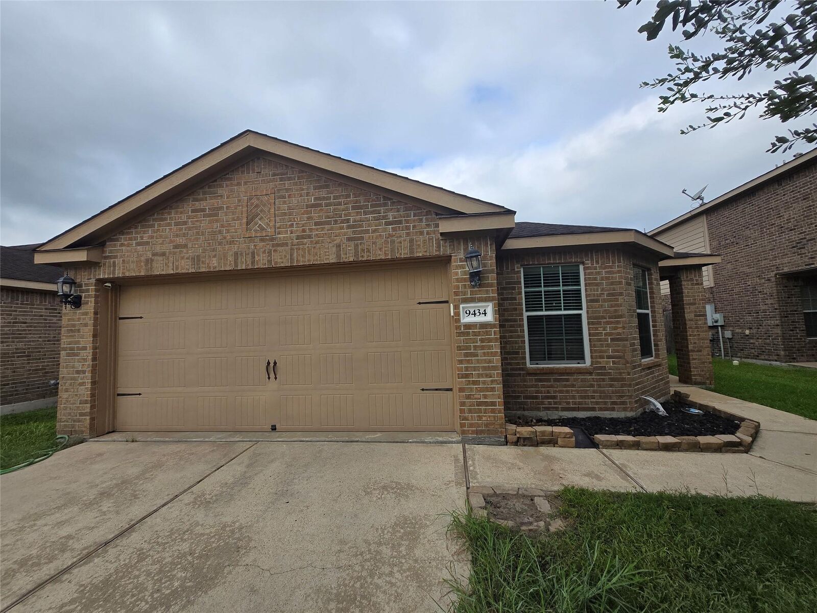 Property Photo:  9434 Sapphire Creek Lane  TX 77583 