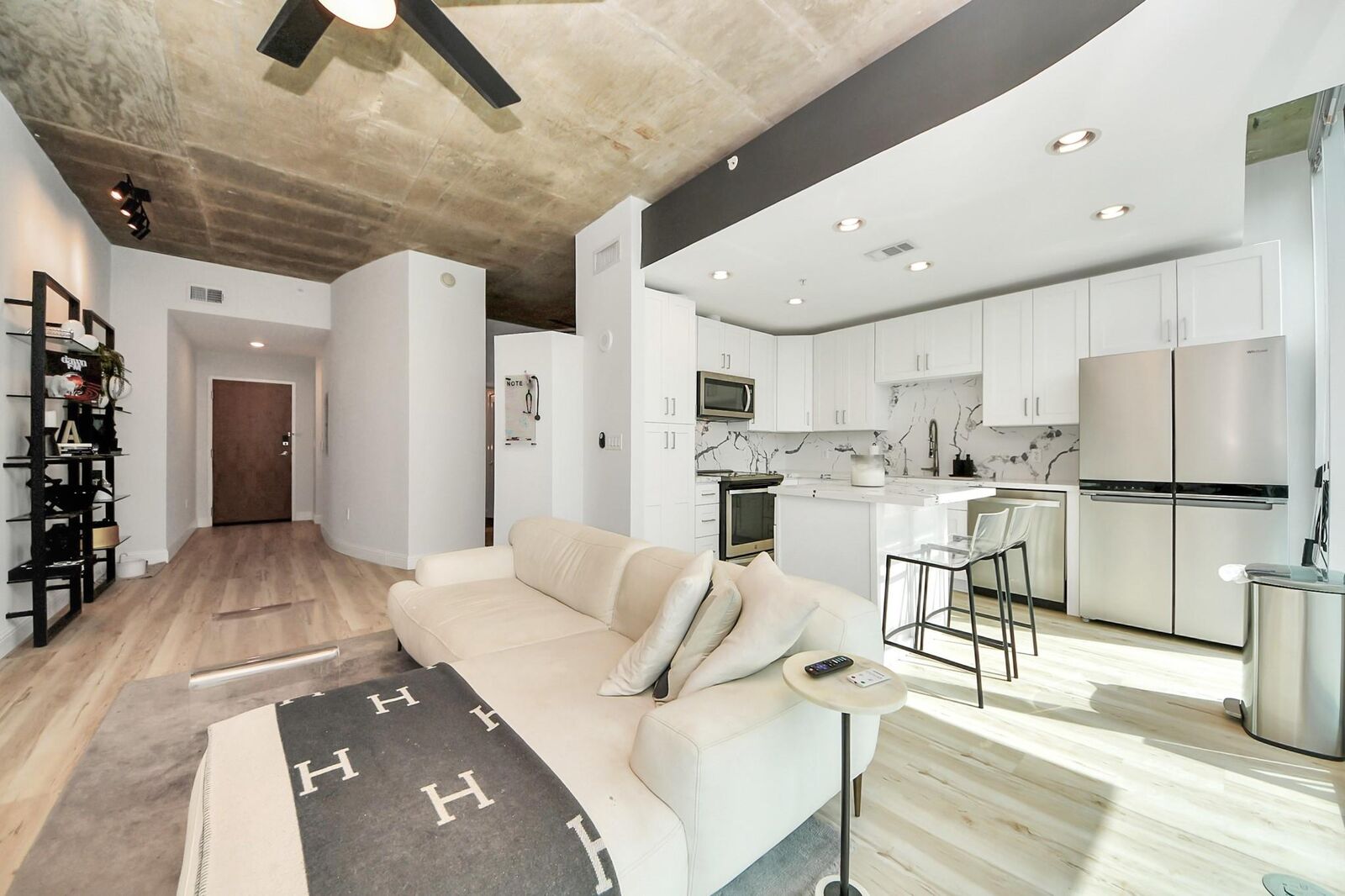 Property Photo:  5925 Almeda Road 11616  TX 77004 