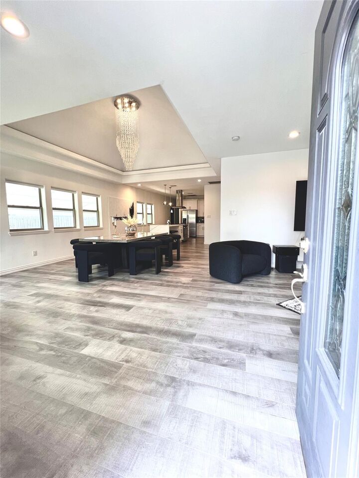 Property Photo:  407 Vincent Street  TX 77009 