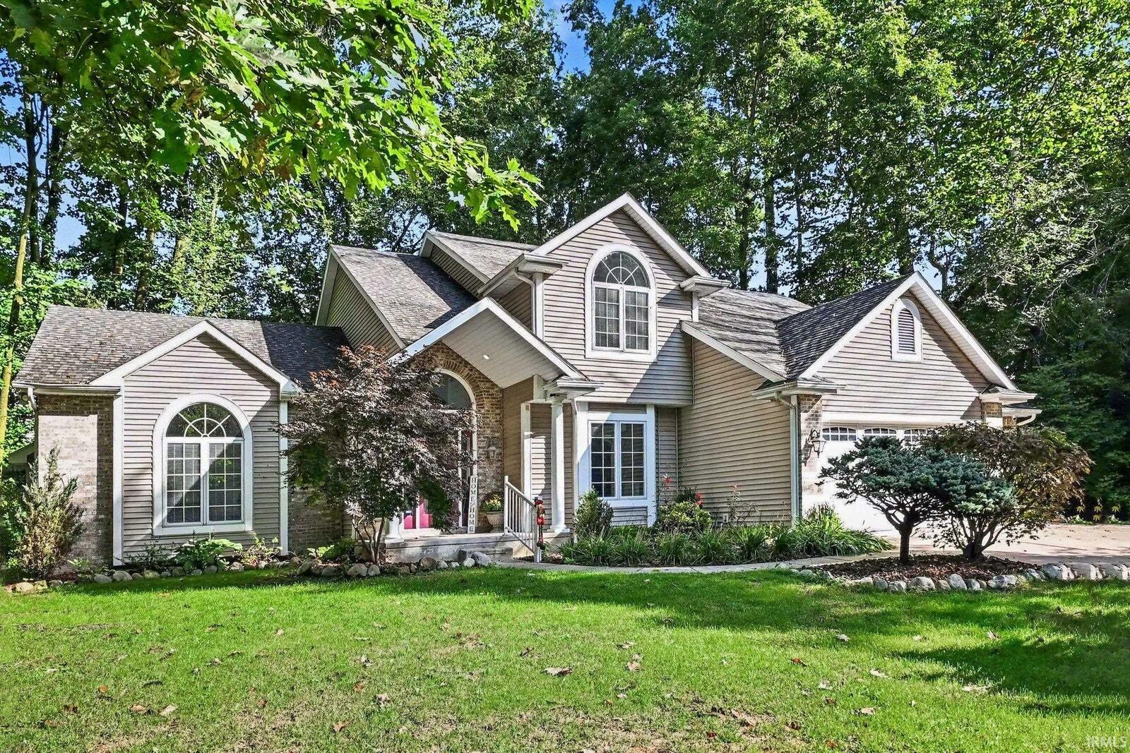 Property Photo:  2166 Willow Creek Drive  IN 46545-8920 