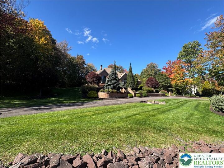 Property Photo: 235 Wolf Hollow Road PA 18624