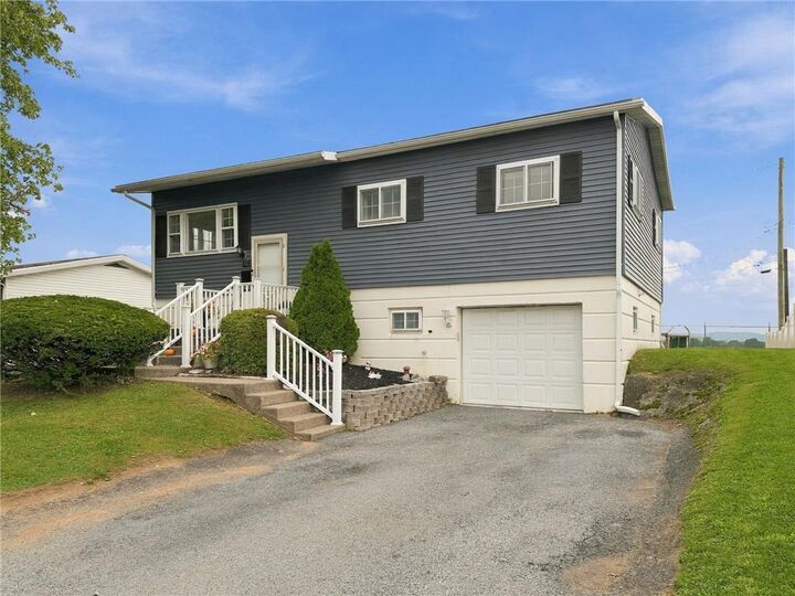 Property Photo:  723 Circle Drive  PA 18032 