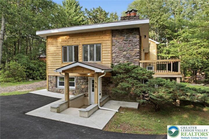 Property Photo: 158 Pineknoll Drive PA 18624
