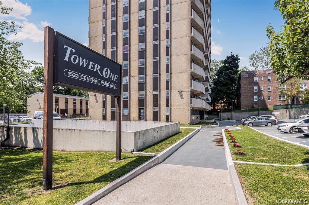 Property Photo: 1523 Central Park 8F NY 10710