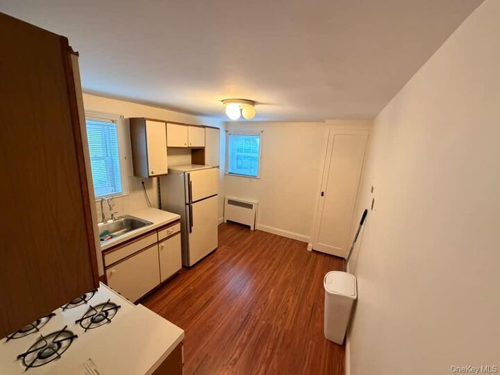 Property Photo:  1843 Yates Avenue  NY 10461 