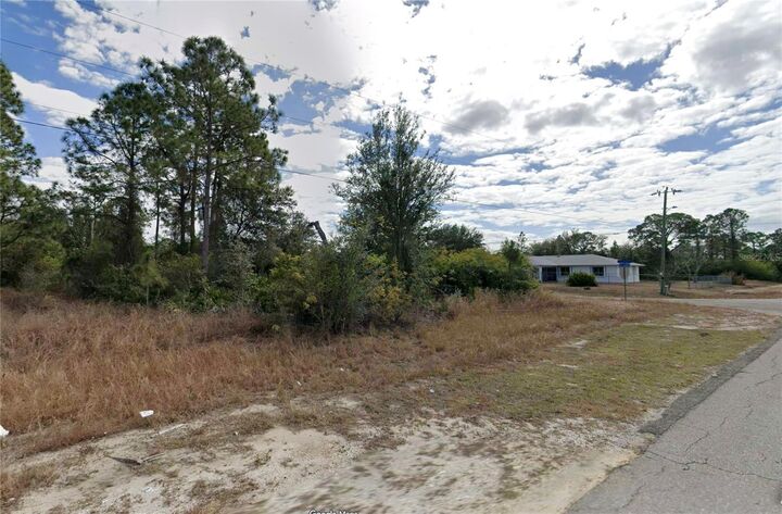 Property Photo:  463 Eisenhower Boulevard  FL 33974 