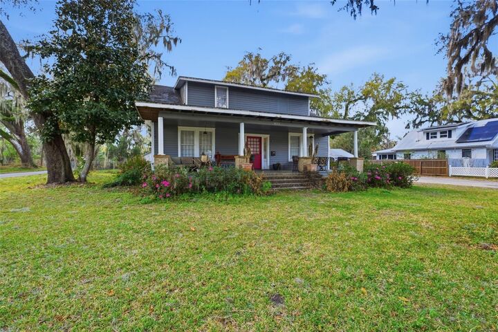Property Photo: 420 Pine Street FL 32112