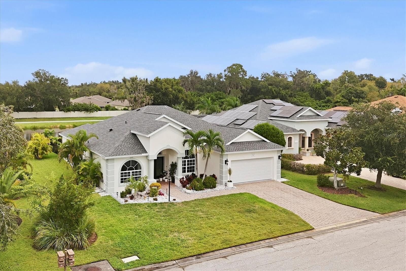 Property Photo: 5847 Lexington Drive FL 34219