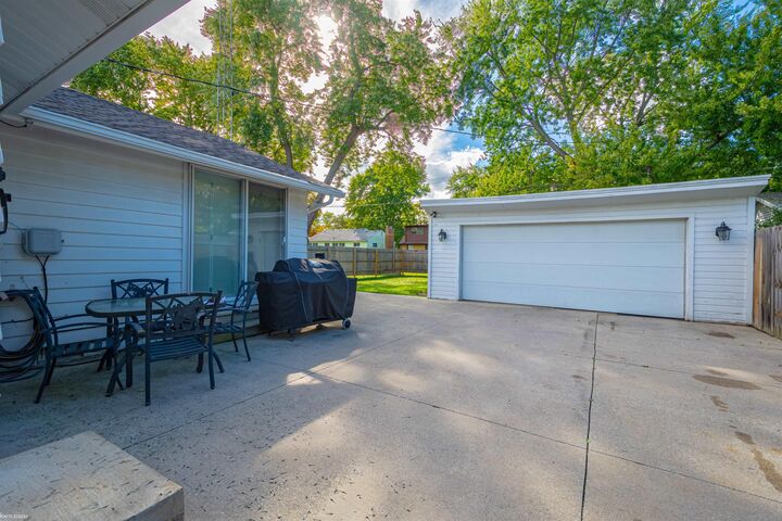 Property Photo:  1009 16th Street  MI 48060 