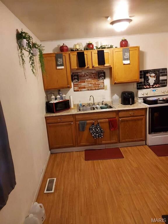 Property Photo: 94 Edwards Street IL 62206