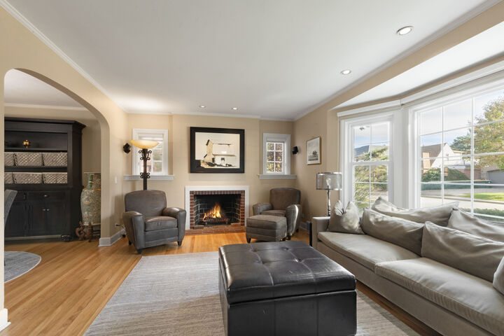 Property Photo:  6836 N Kenton Avenue  IL 60712 