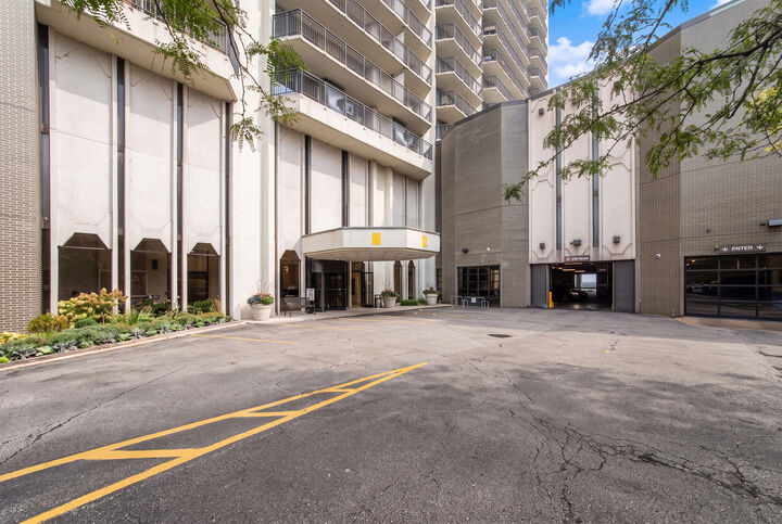 Property Photo:  6007 N Sheridan Road 25D  IL 60660 