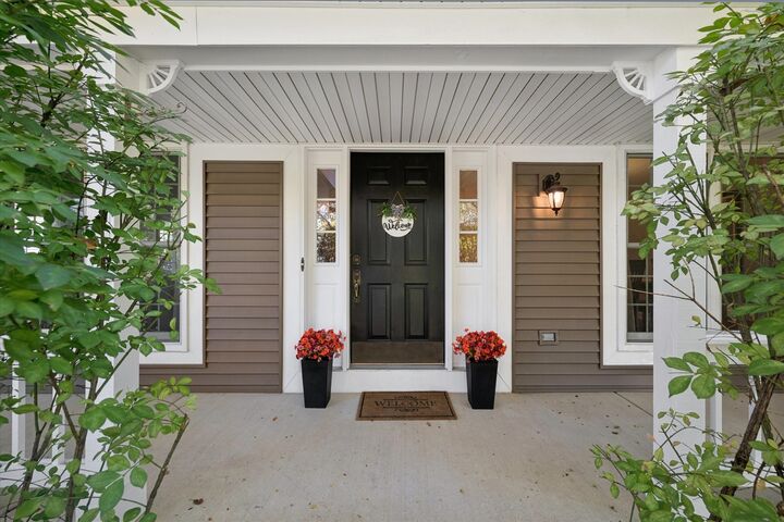 Property Photo:  789 Warwick Lane  IL 60047 