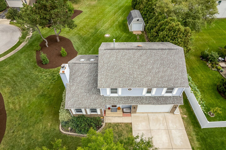 Property Photo:  881 Willowbrook Drive  IL 60090 
