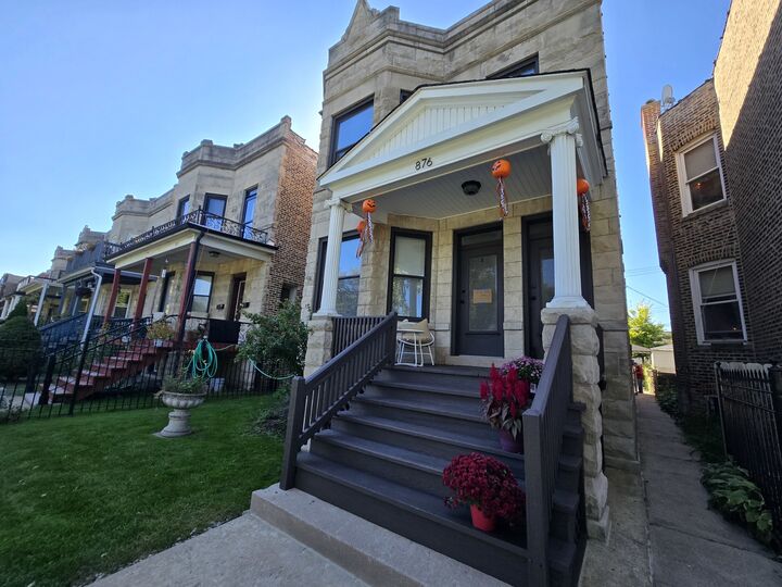 Property Photo: 876 N Sacramento Boulevard 1 IL 60622