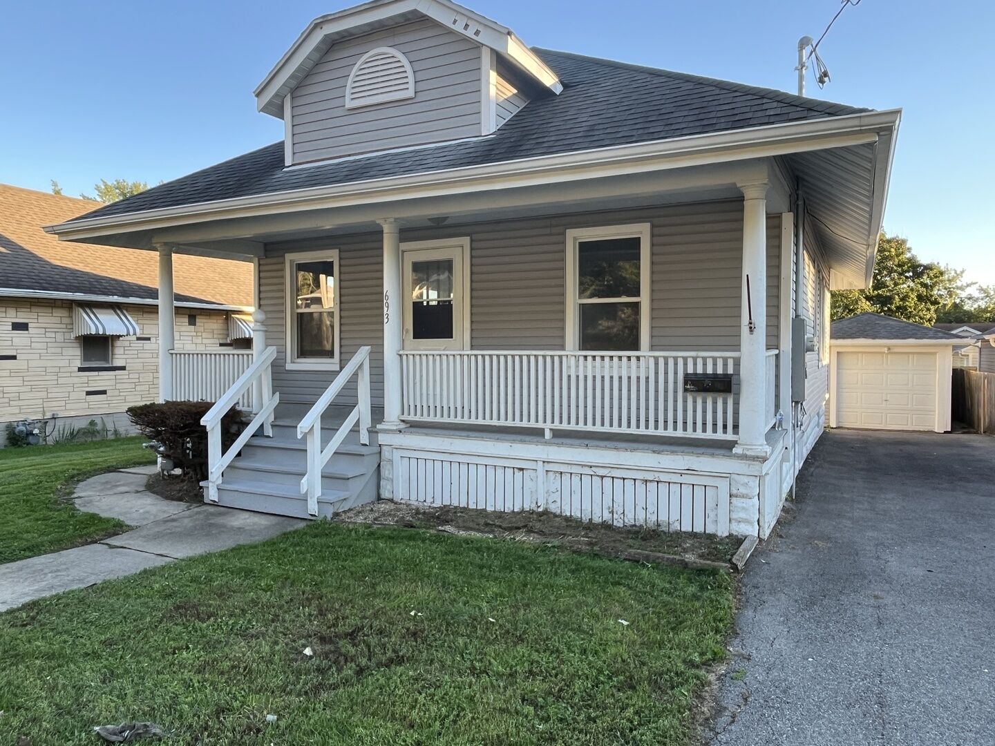 Property Photo:  693 E Bluff Street  IL 61341 