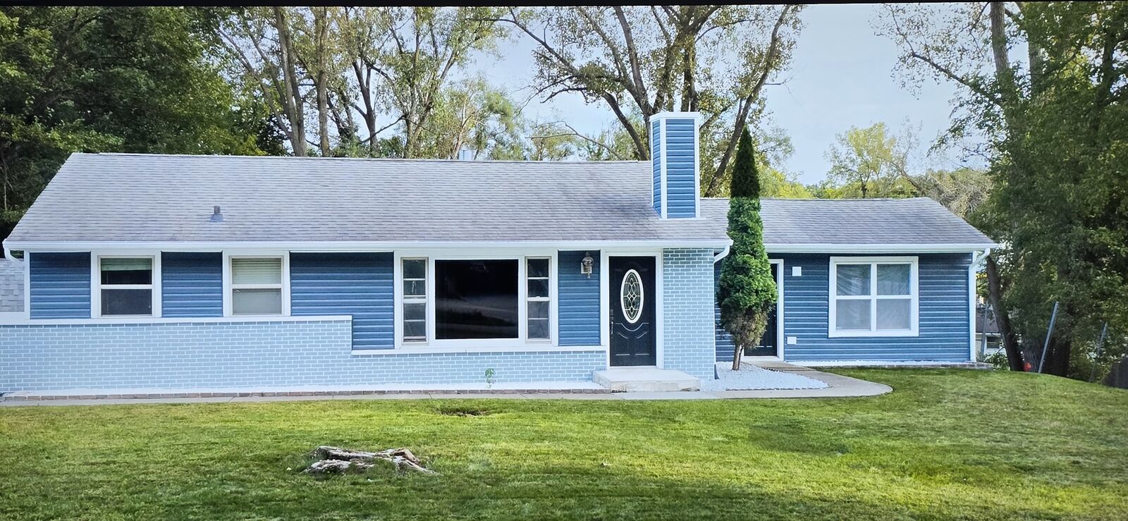 Property Photo: 139 Memory Lane IL 60110