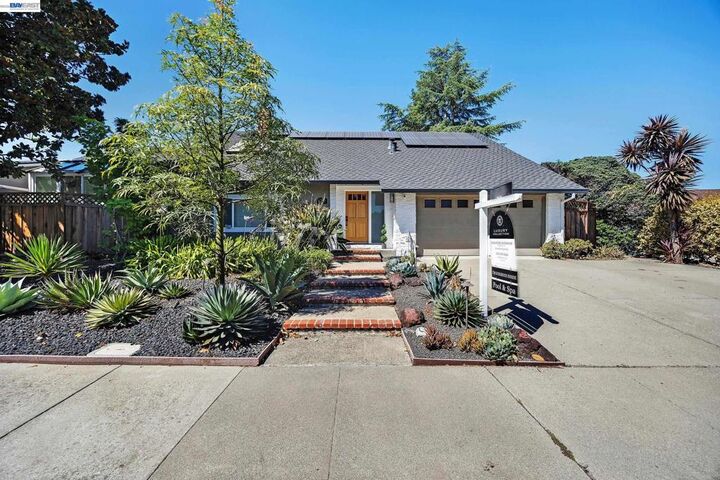 Property Photo:  1759 Crescent Dr  CA 94598 