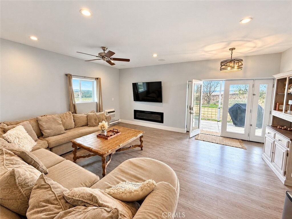 Property Photo:  3980 Linne  CA 93446 