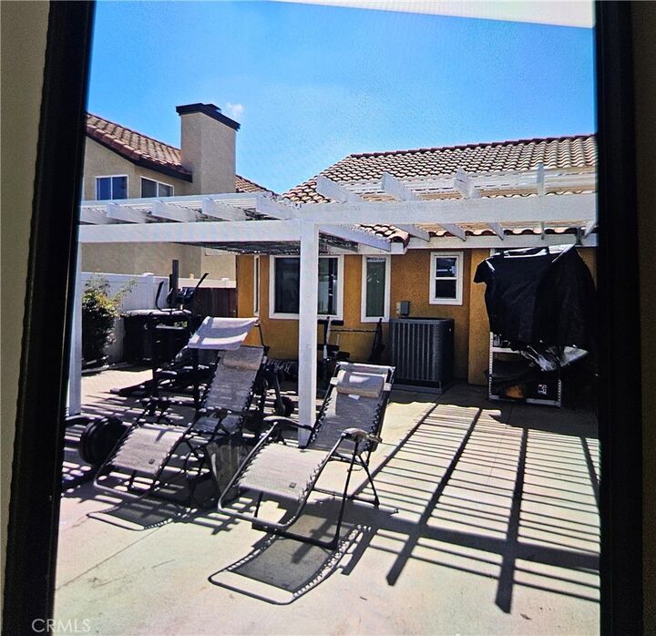 Property Photo:  184 N Massachusetts  CA 92530 