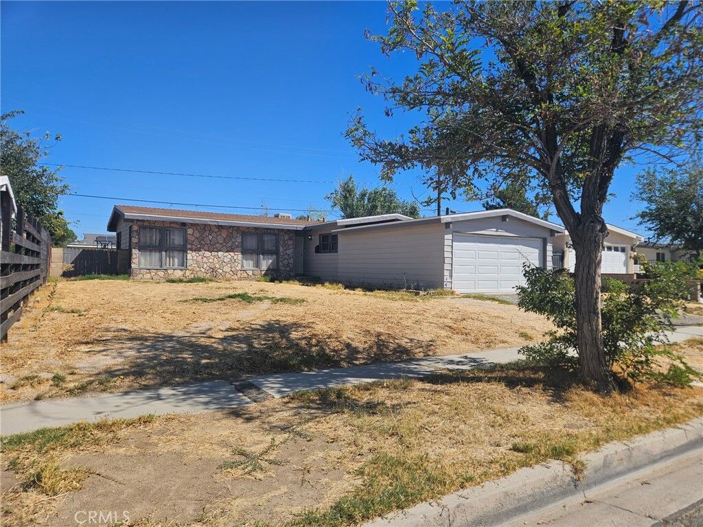 Property Photo: 45538 Fig Ave CA 93534