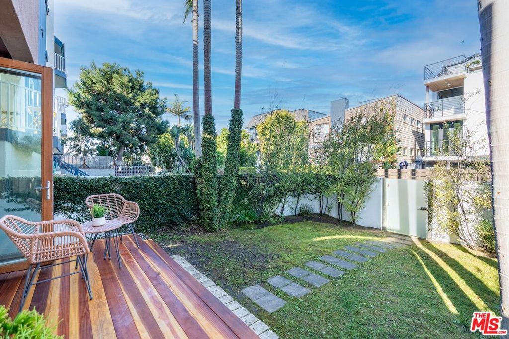 Property Photo:  28 Westwind Street  CA 90292 