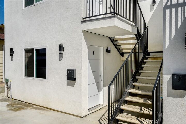 Property Photo: 1025 Linden Avenue B CA 91201