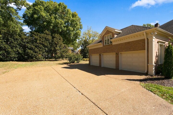Property Photo: 6528 Radcliff Dr TN 37221