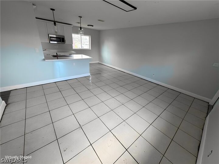 Property Photo:  1609 Heiman Avenue  FL 33905 