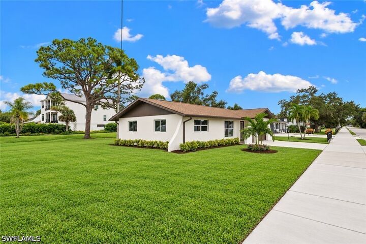 Property Photo:  27604 Imperial Shores Boulevard  FL 34134 