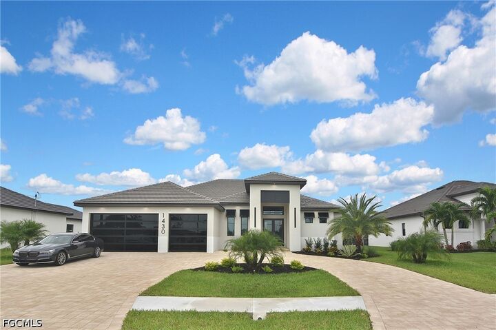 Property Photo: 1430 Mohawk Parkway FL 33914-6346