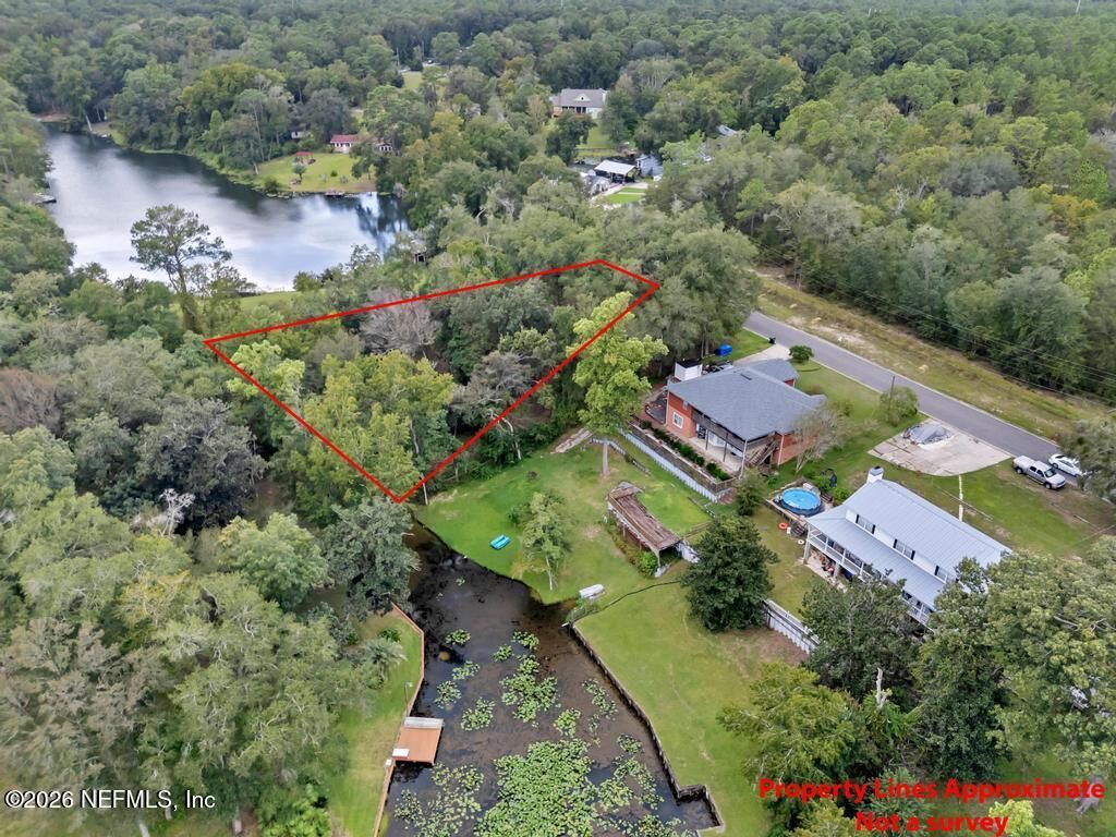 Property Photo: 592 Lake Asbury Drive FL 32043