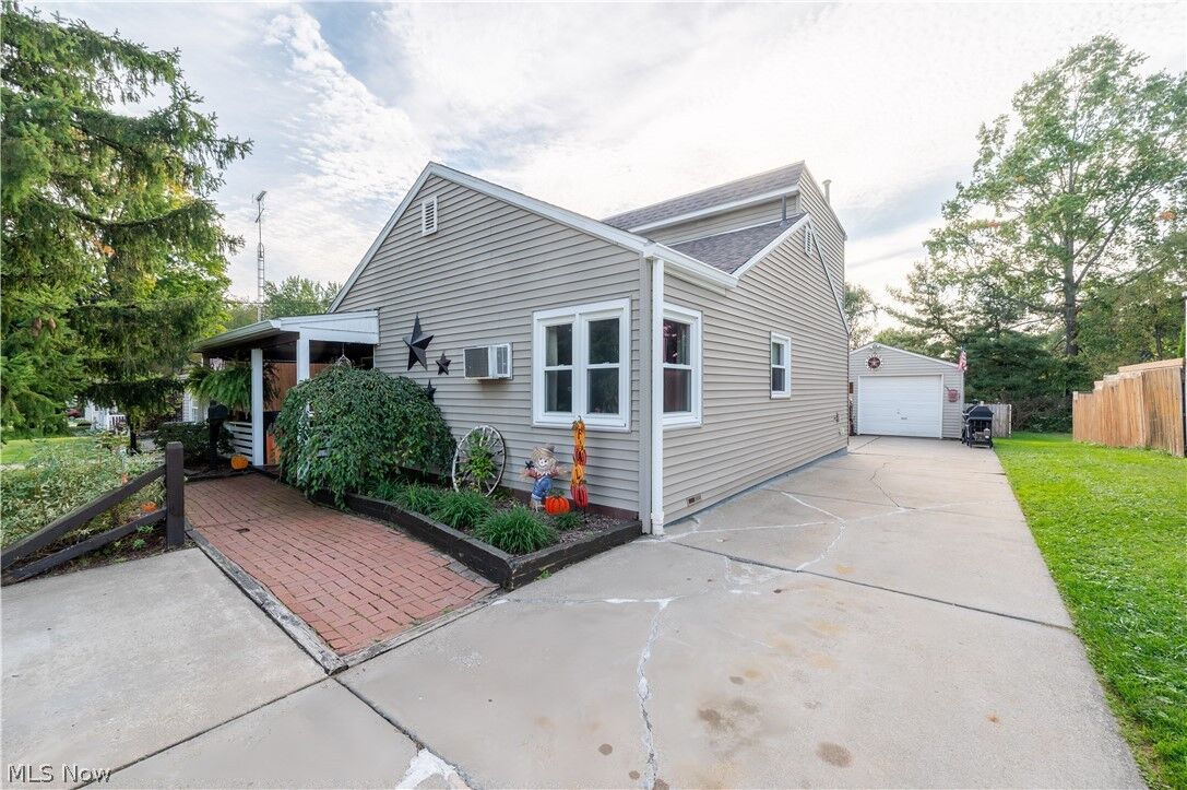Property Photo:  140 S Bon Air Avenue  OH 44509 