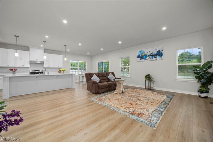 Property Photo:  1020 Ashford Court  OH 44028 