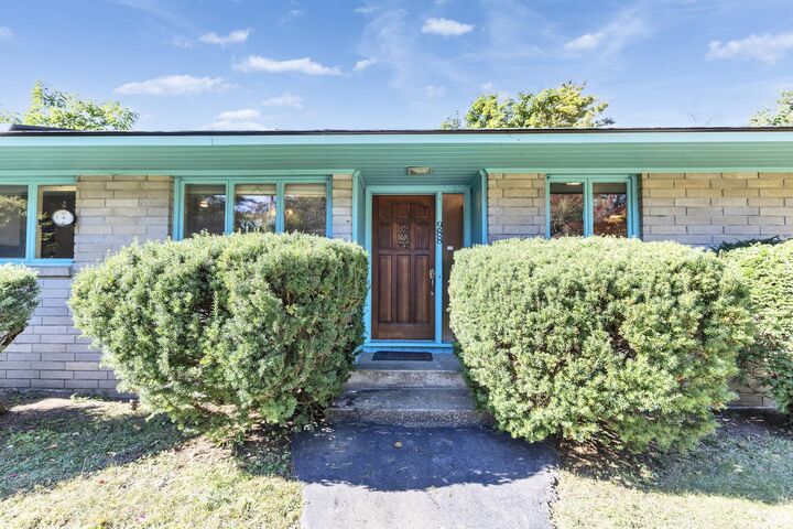 Property Photo:  988 Mammoth Road  NH 03104 