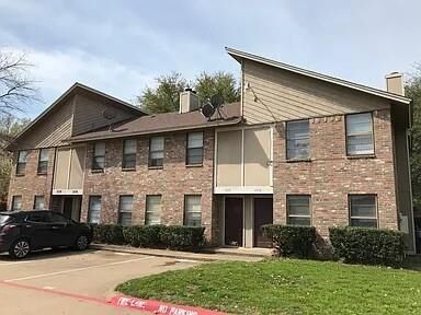 Property Photo:  3072 W Sycamore Circle 3072  TX 76040 