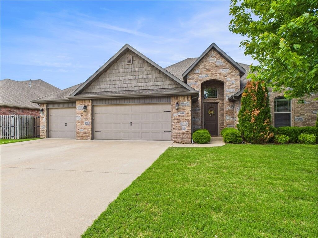 Property Photo:  5708 S 60th Place  AR 72758 