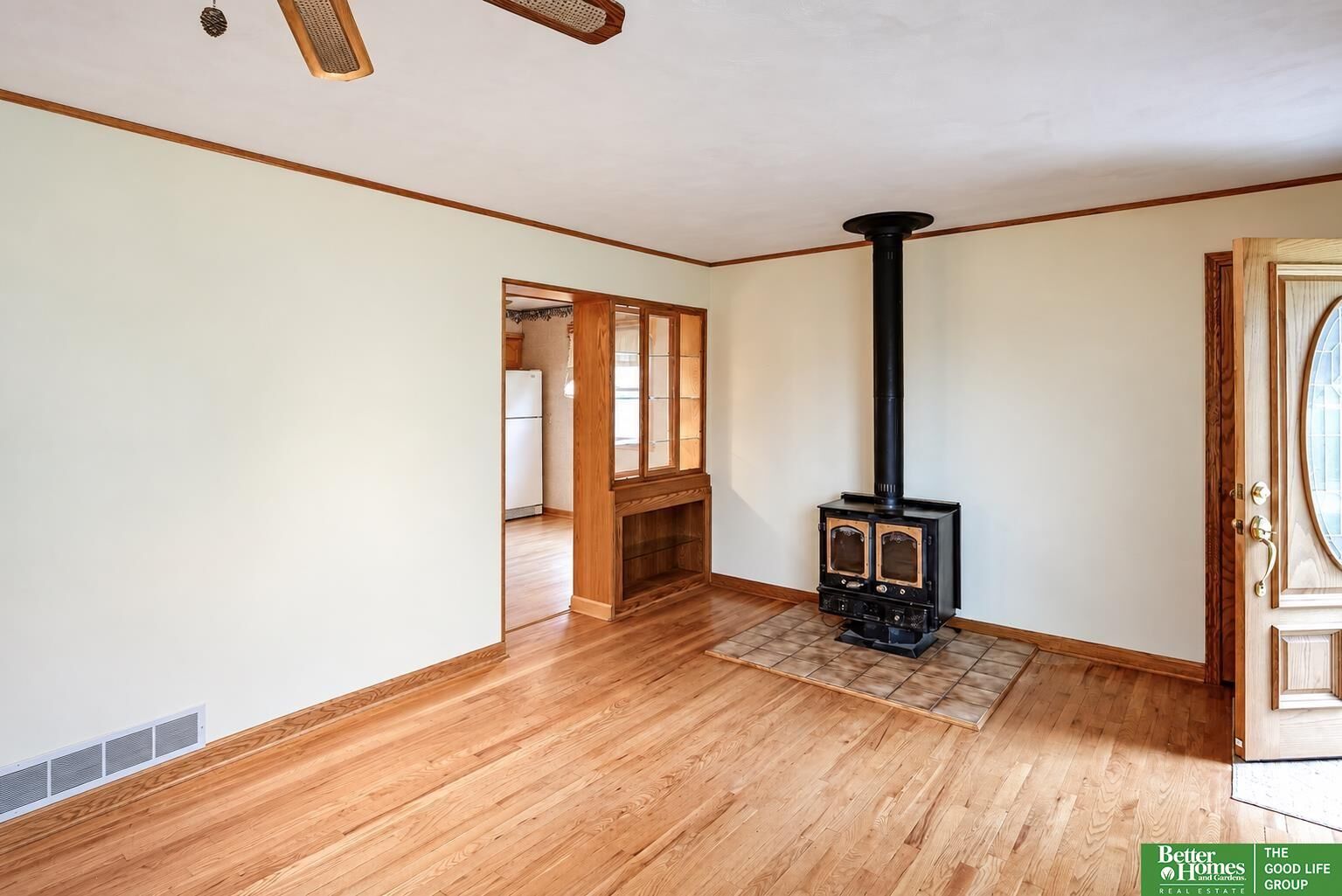 Property Photo: 8721 Nicholas Street NE 68114