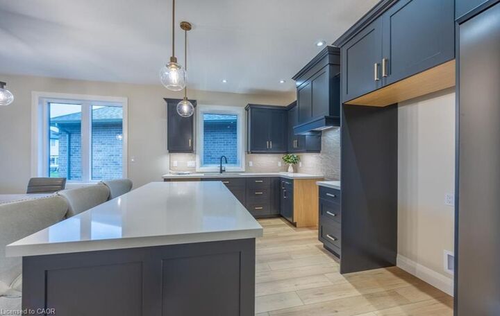 Property Photo:  89 Duchess Drive  ON N4B 0B2 
