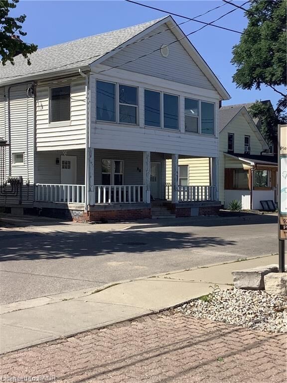 Property Photo: 90 Kent Street S 4 ON N3Y 2X9