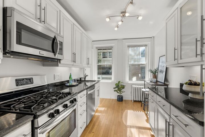 Property Photo:  36 Dwight St 4  MA 02446 