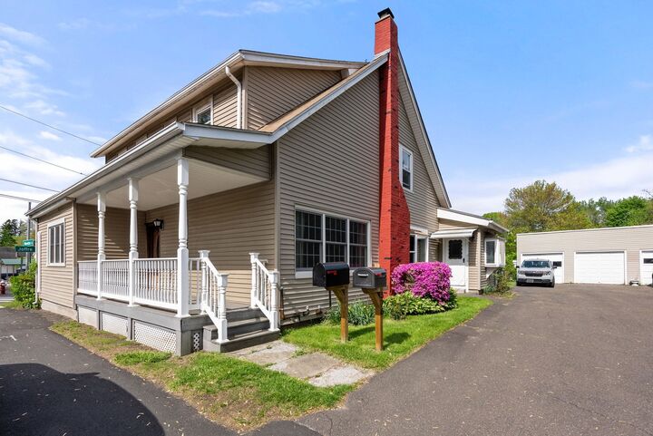 Property Photo:  376 Newton Street 1  MA 01075 