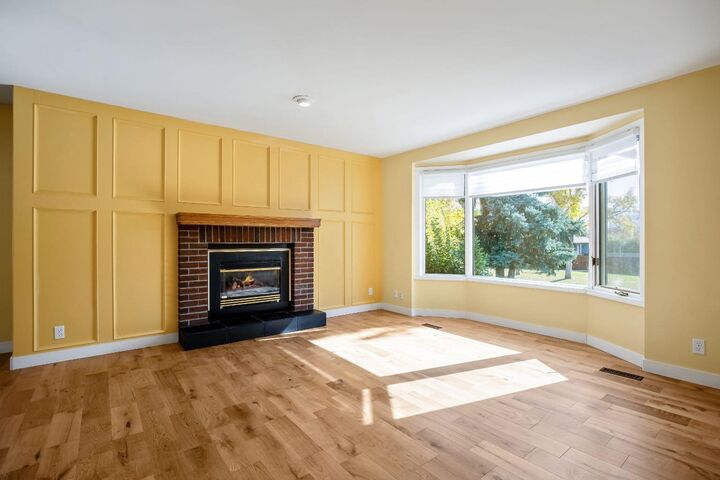 Property Photo:  2404 18 Street  AB T0L 1R0 