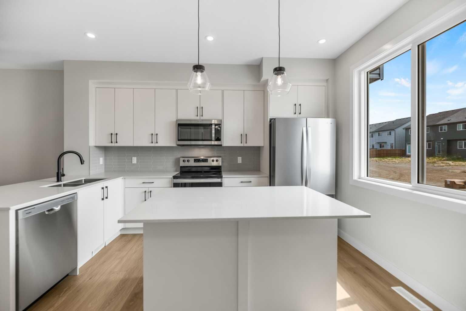 Property Photo:  17 Savanna Place NE  AB T3J 5P9 
