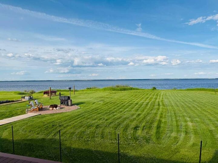 Property Photo:  890 Pelican Road  AB T0G 2K0 