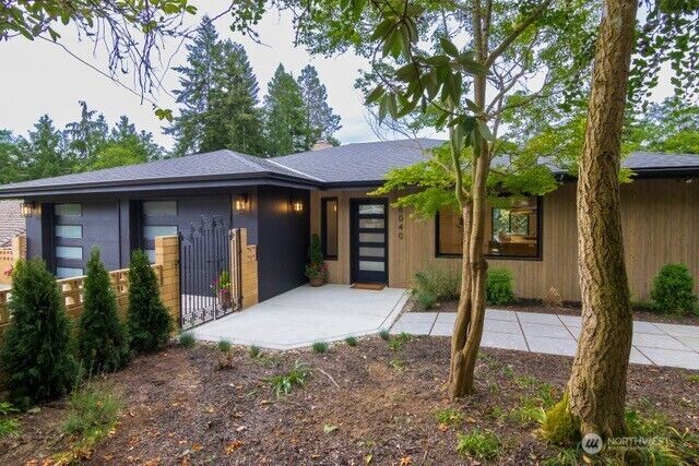 Property Photo: 16040 36th Avenue NE WA 98155