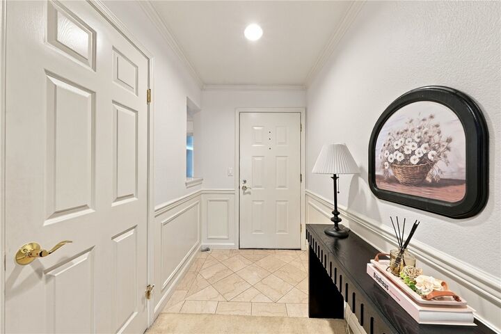 Property Photo: 410 2nd Avenue S 109 WA 98033